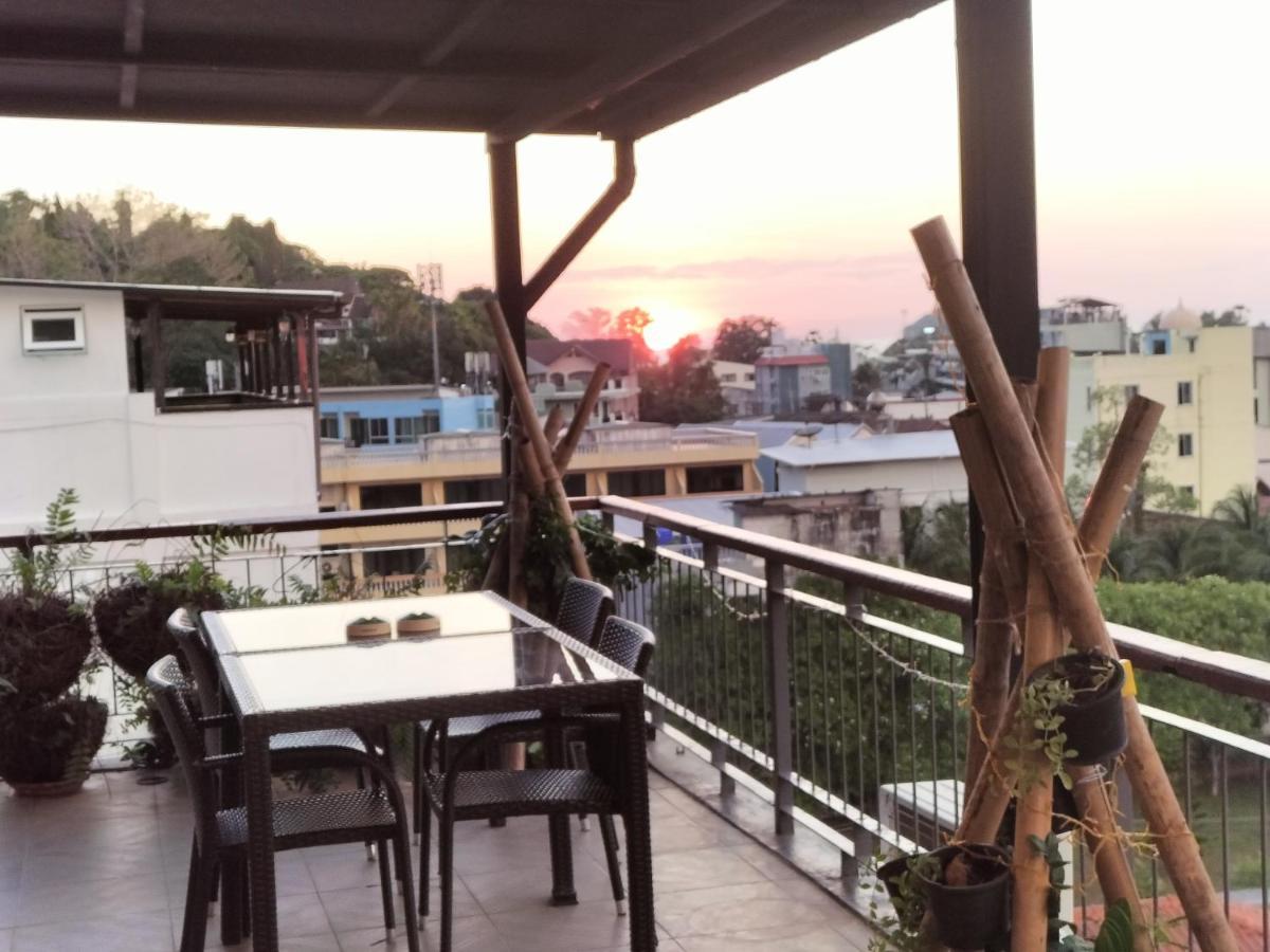 Kata Beach Studio Phuket Екстер'єр фото