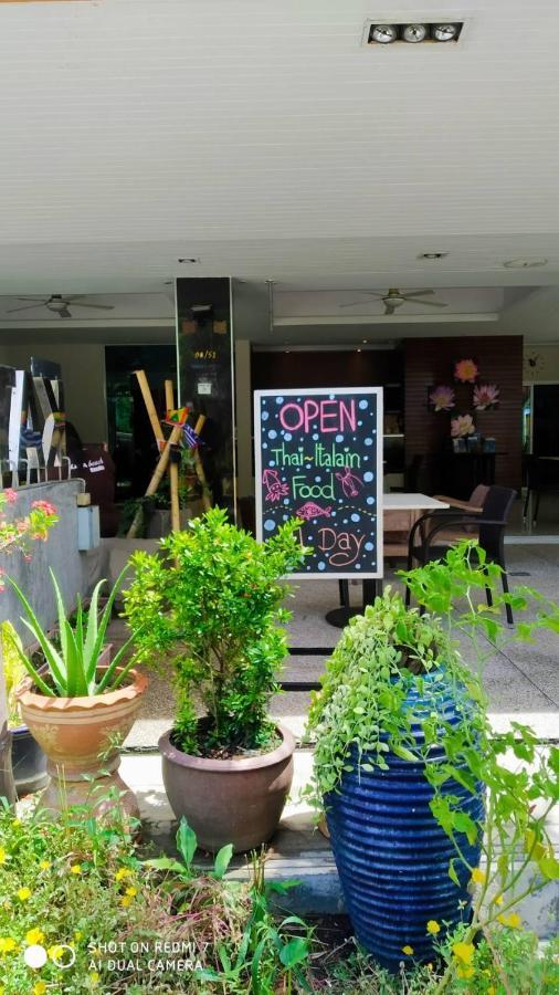 Kata Beach Studio Phuket Екстер'єр фото