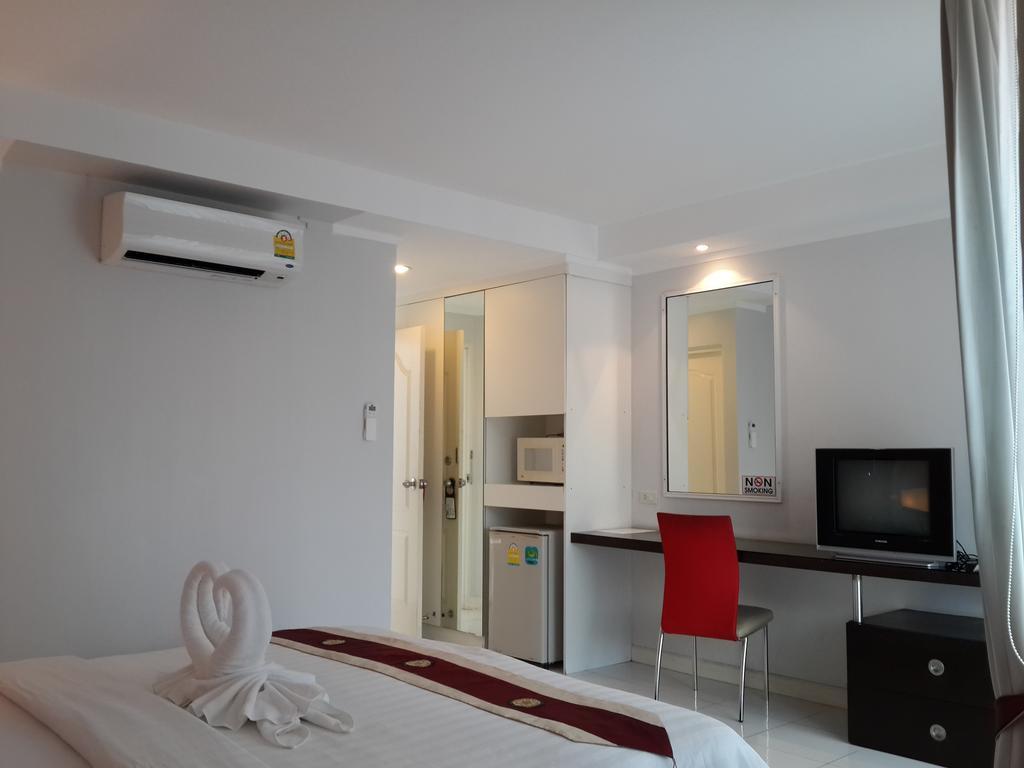 Kata Beach Studio Phuket Екстер'єр фото