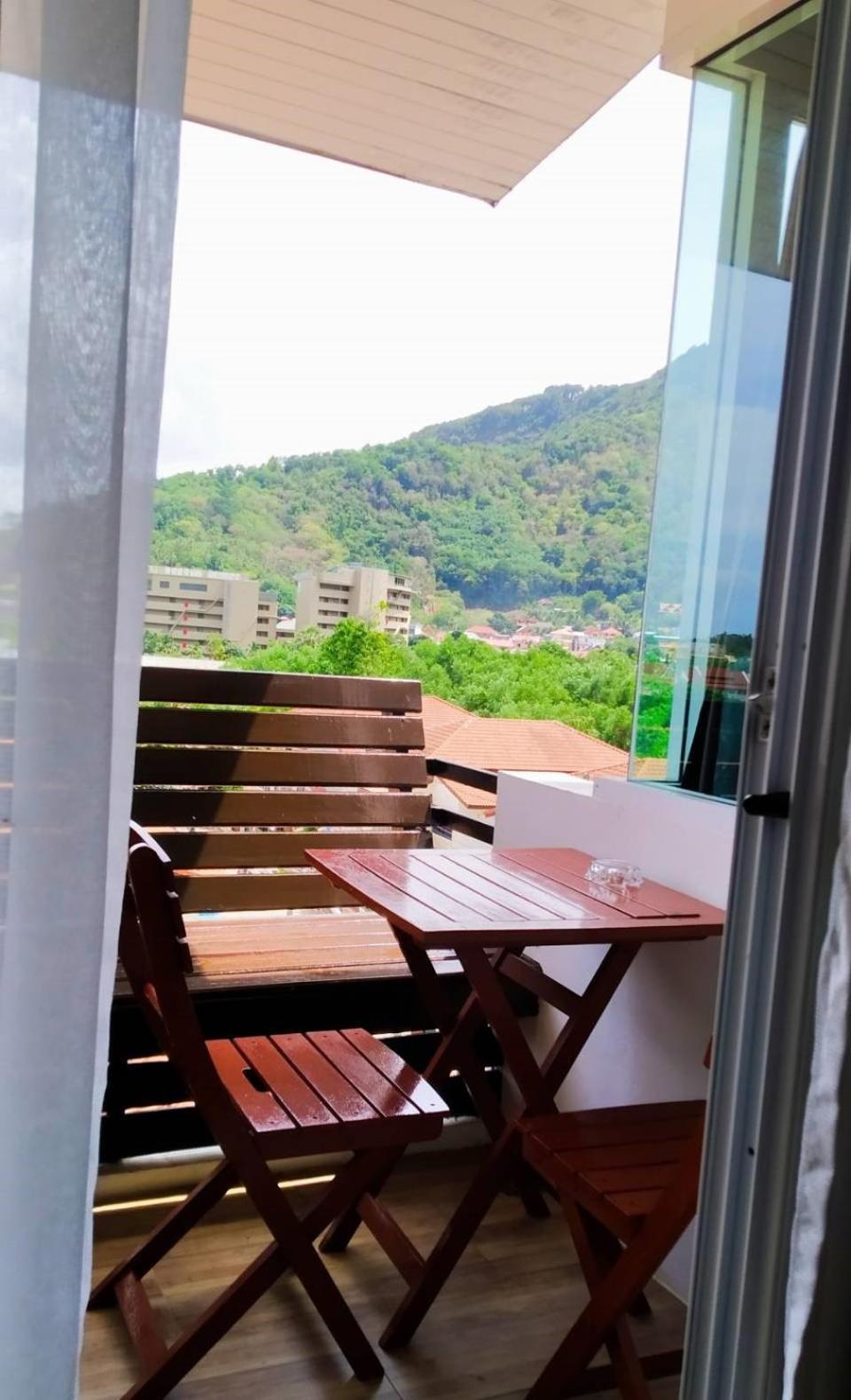 Kata Beach Studio Phuket Екстер'єр фото